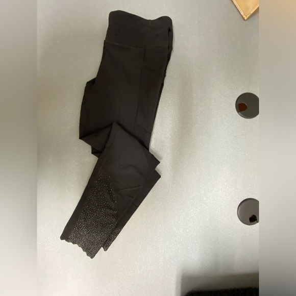 Like new Lululemon compression leggings clamshell ankle length. Reflective. - Picture 1 of 5
